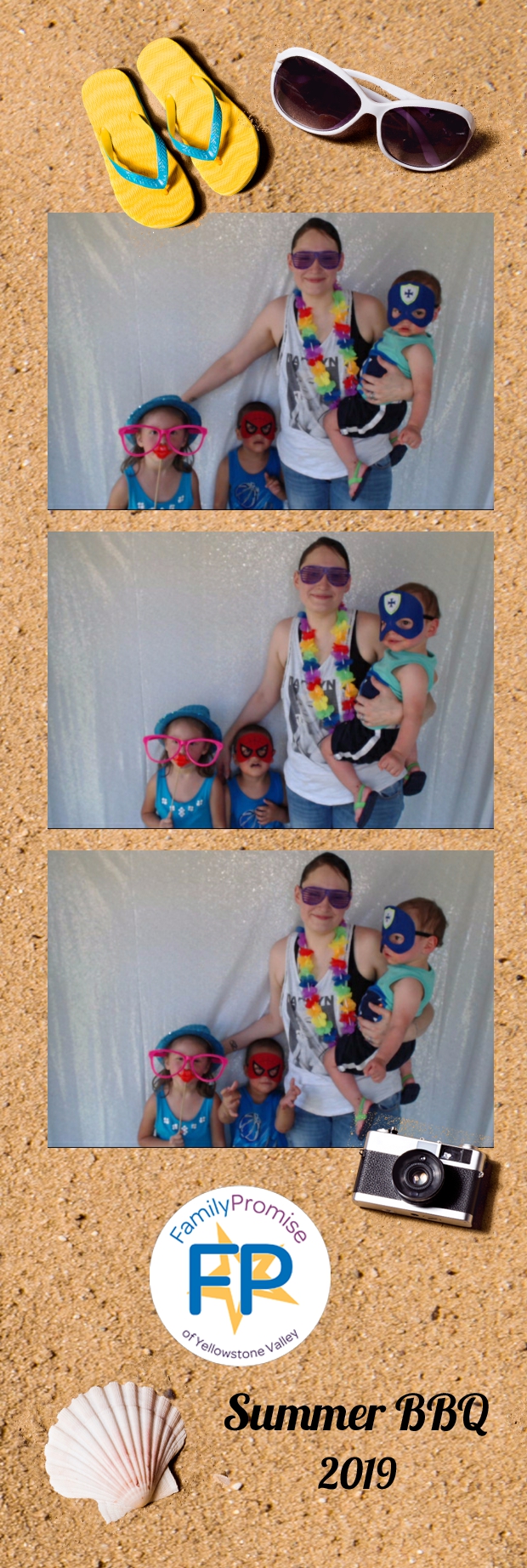 Family BBQ | View more photos from the event at gallery.photoboothbillings.com/u/PhotoBoothBillings/Family-BBQ